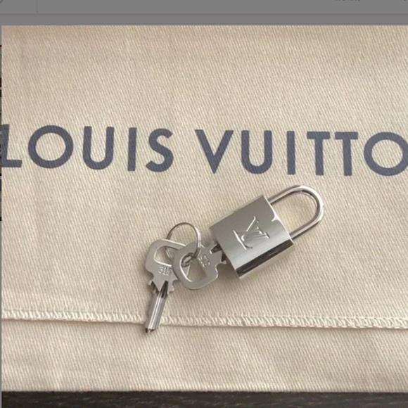 LV Padlock & Key EUC - Picture 2 of 3